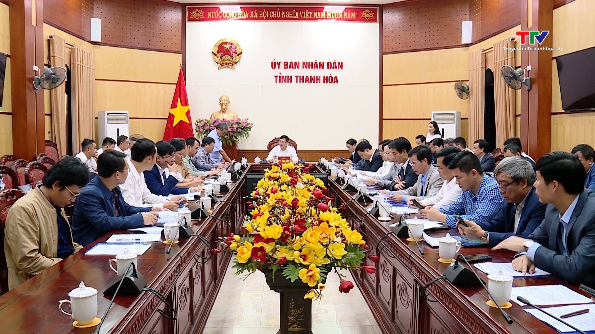 Giao ban tiến độ giải phóng mặt bằng các dự án trọng điểm ngành điện qua tỉnh Thanh Hóa- Ảnh 1.