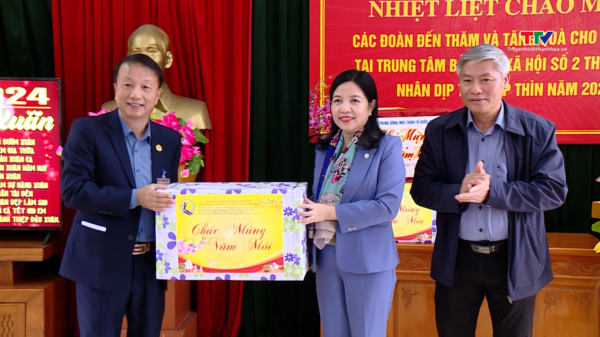 Phó Chủ tịch Ủy ban Trung ương MTTQ Việt Nam Trương Thị Ngọc Ánh thăm, tặng quà Tết tại tỉnh Thanh Hóa- Ảnh 5.
