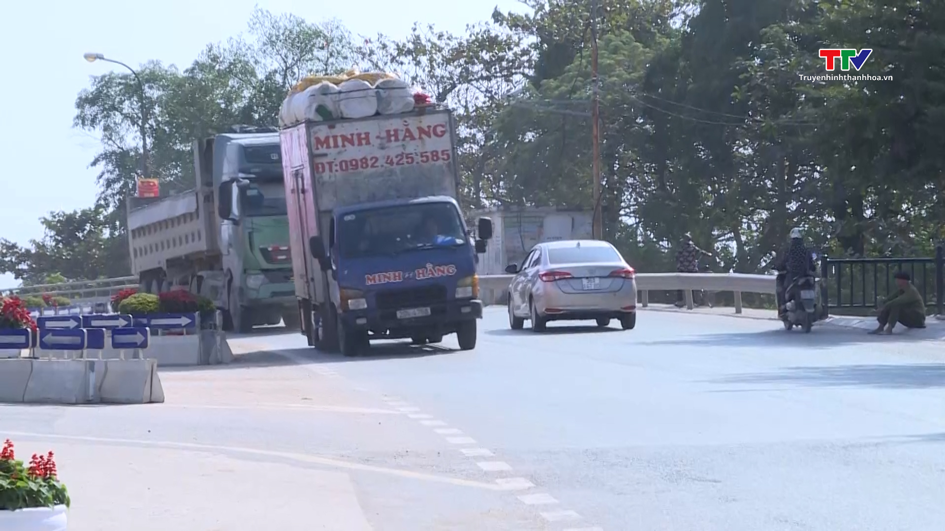 Tình trạng xe có dấu hiệu quá tải lưu thông trên địa bàn huyện Thiệu Hoá- Ảnh 2.