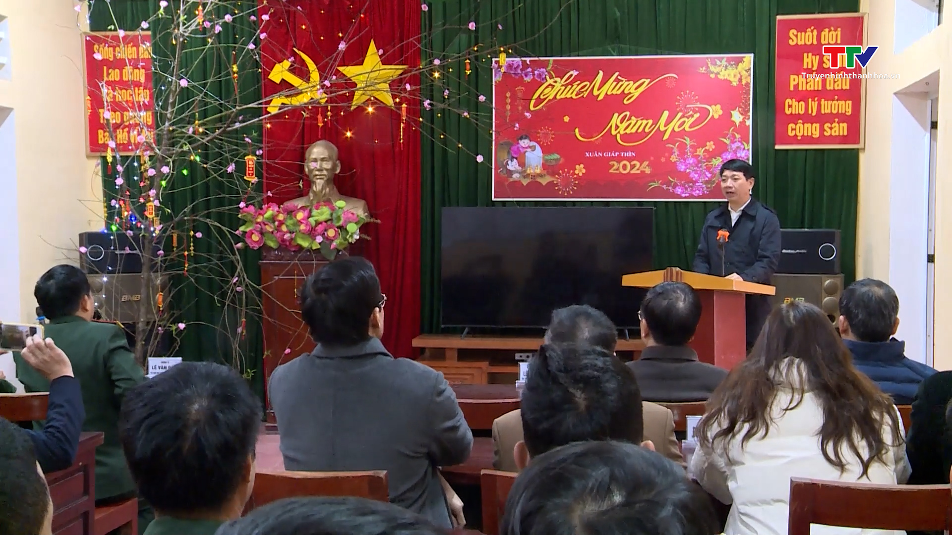 Phó Chủ tịch UBND tỉnh Lê Đức Giang thăm, kiểm tra tình hình sản xuất, đời sống Nhân dân huyện Hậu Lộc- Ảnh 1.