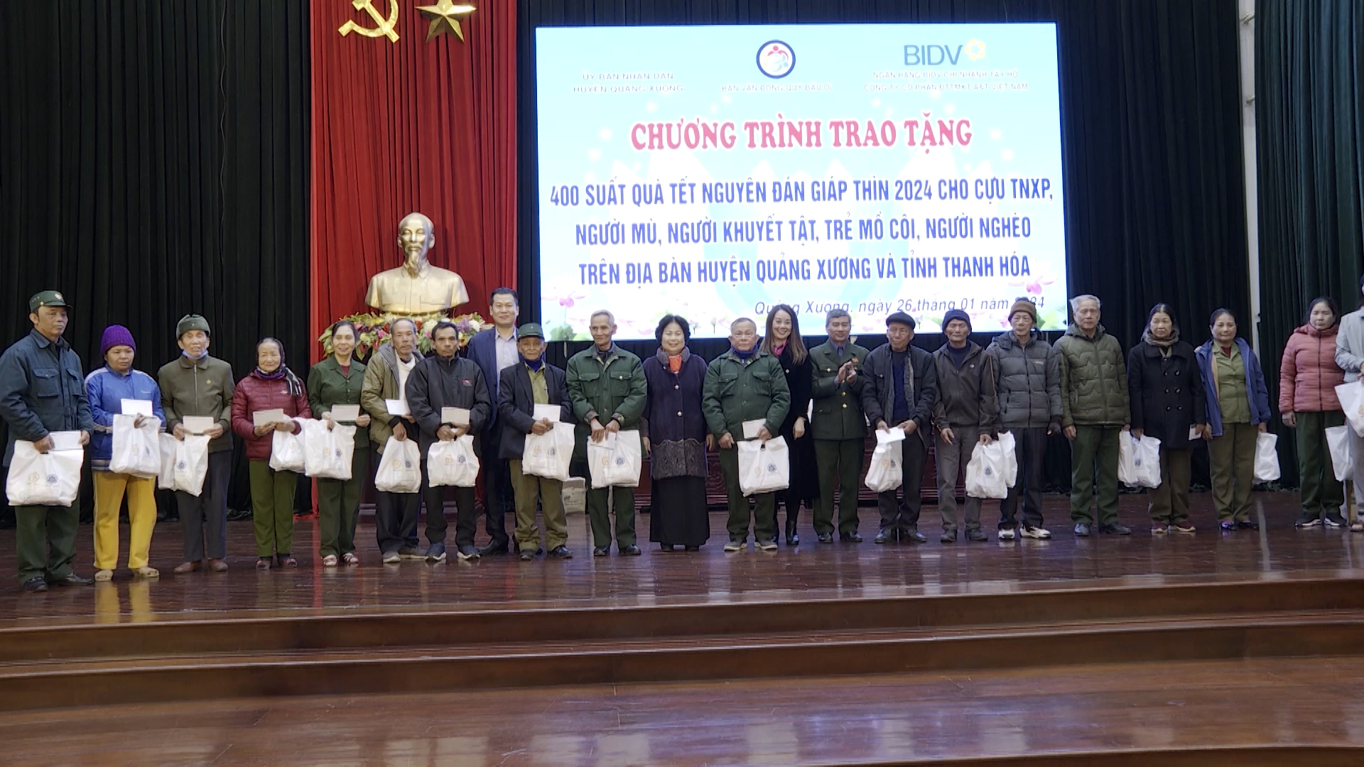 Quỹ Bầu ơi trao 400 suất quà cho người dân tỉnh Thanh Hoá- Ảnh 1.