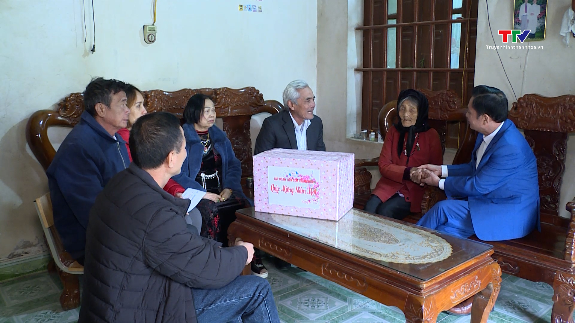 Tập đoàn Tiên Sơn Thanh Hóa tặng quà tết tại huyện Hà Trung- Ảnh 1.