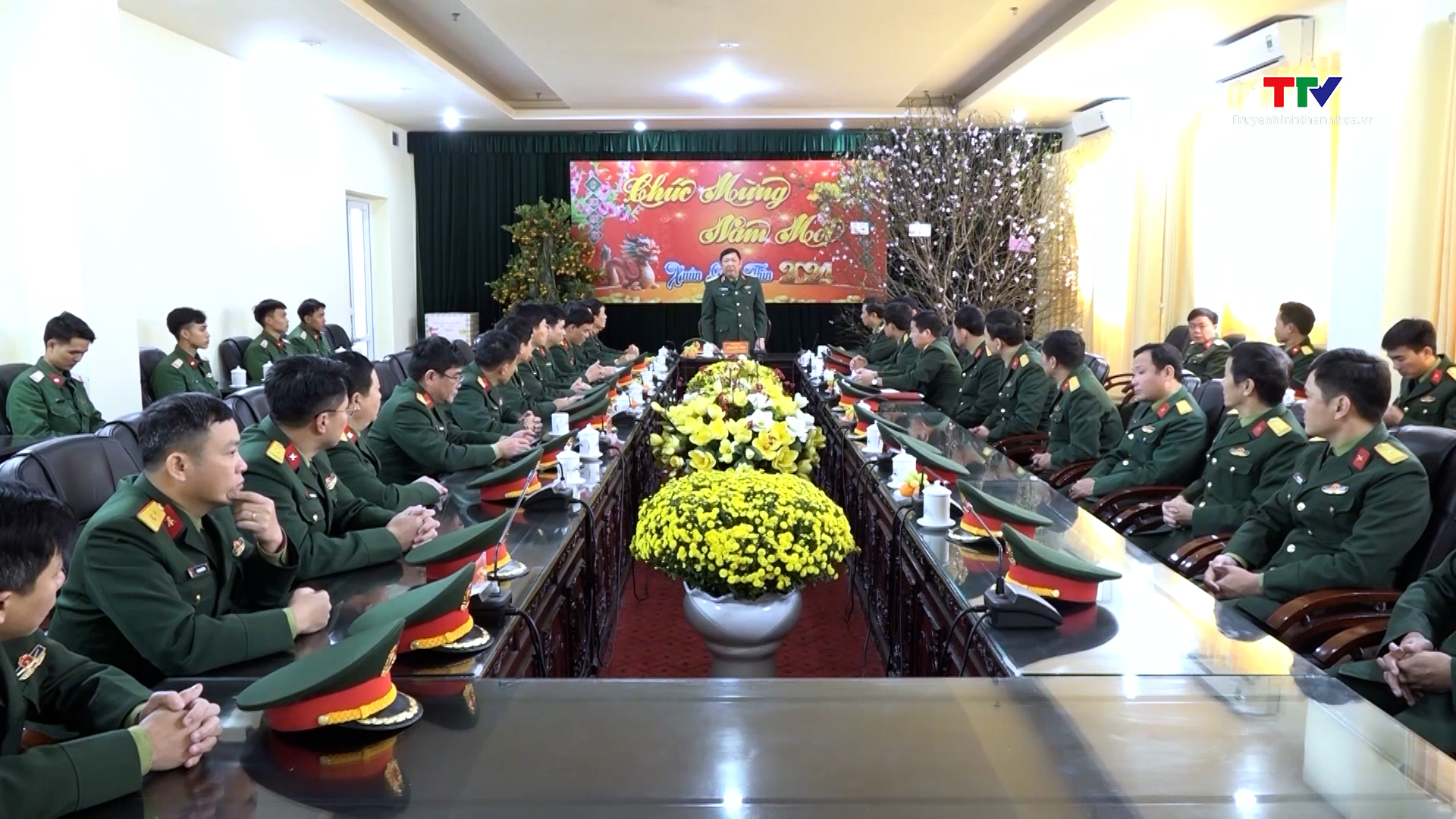 Thượng tướng Huỳnh Chiến Thắng thăm, chúc Tết Bộ Chỉ huy quân sự tỉnh Thanh Hoá- Ảnh 1.