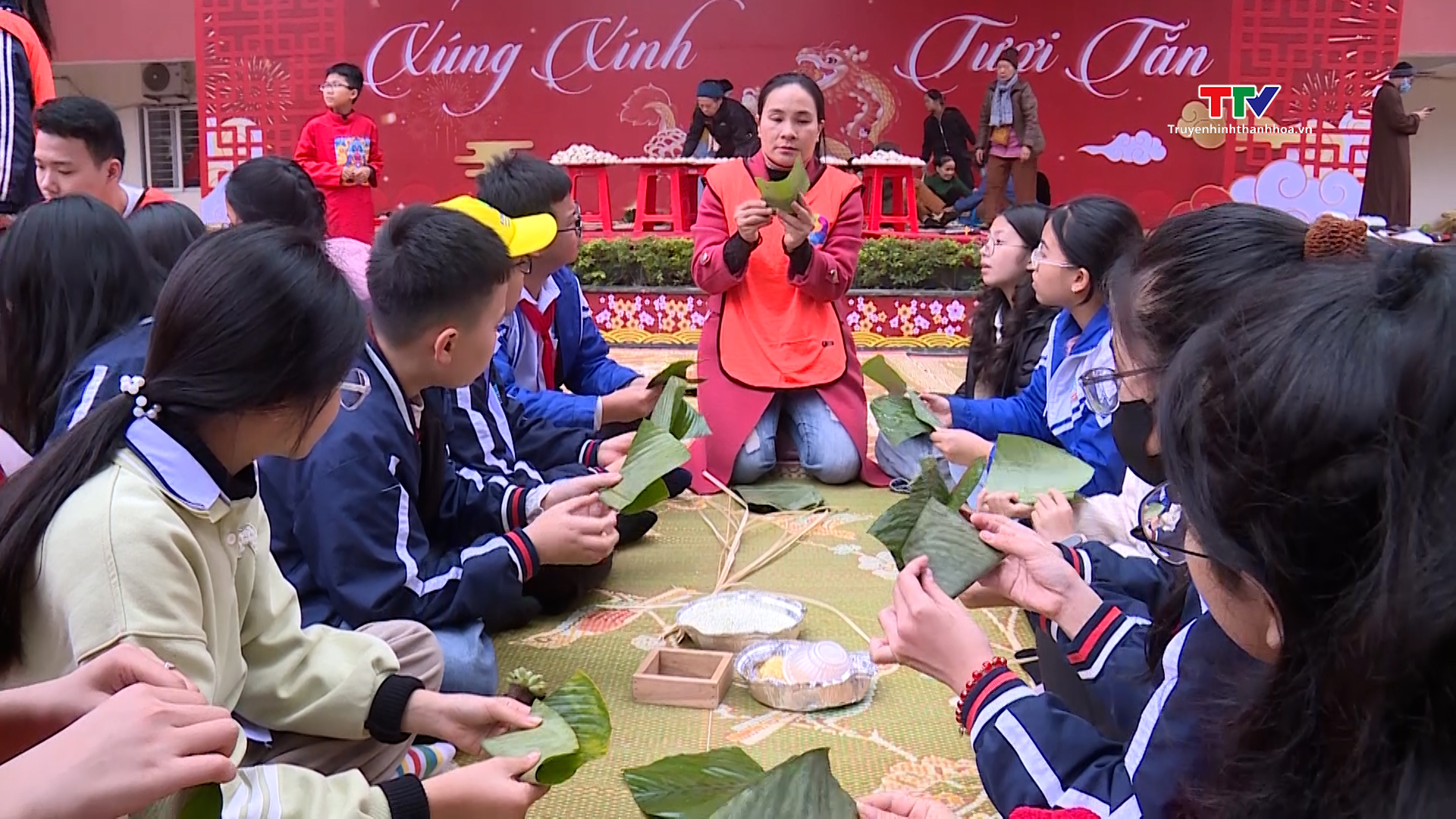 Trường THCS Trần Mai Ninh tổ chức “Xuân xúng xính, Tết tươi tắn”- Ảnh 1.