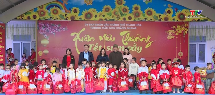 Trường mầm non Hoằng Quang tổ chức "Xuân yêu thương - Tết sum vầy"- Ảnh 1.