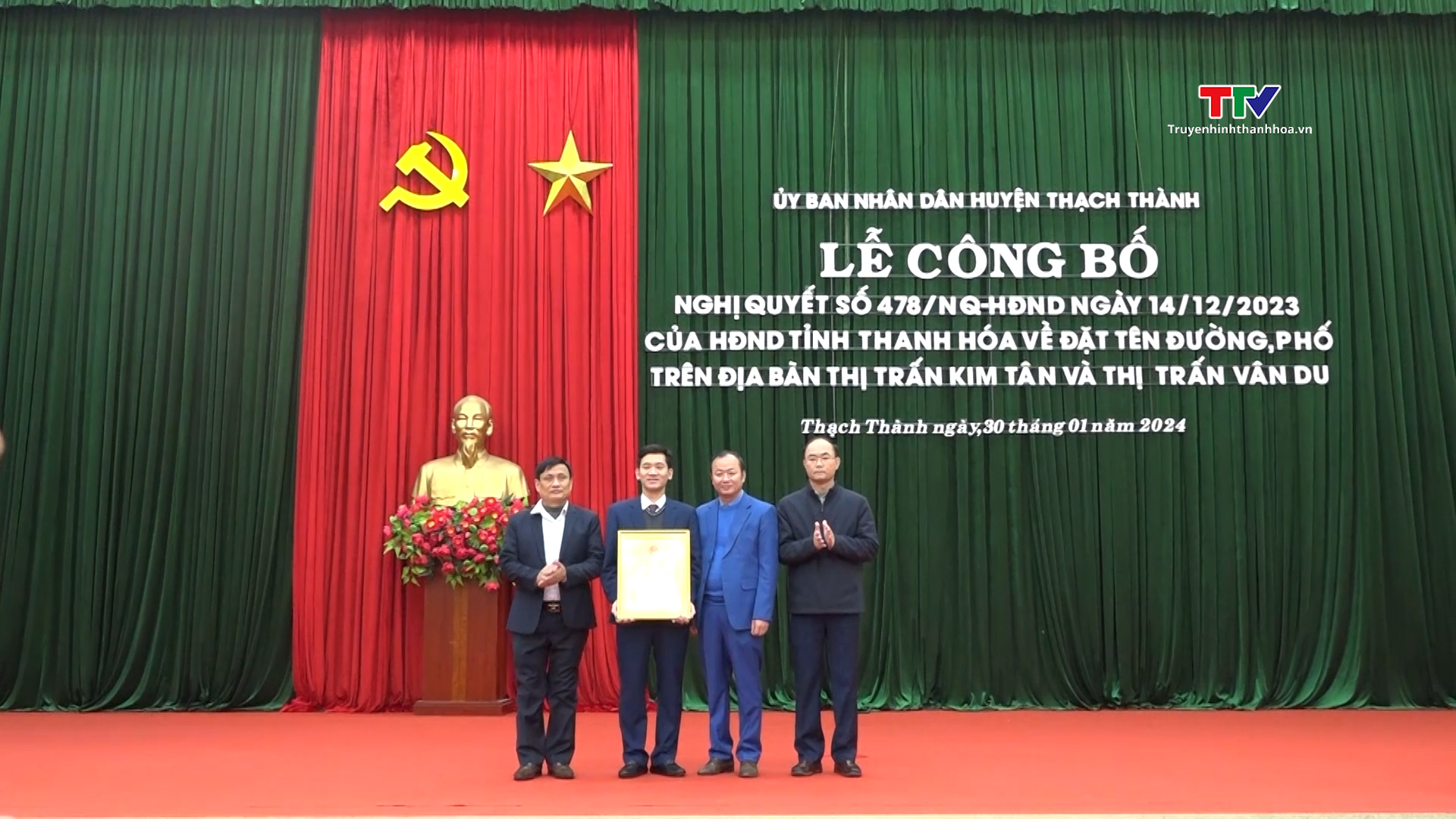 Huyện Thạch Thành công bố Nghị quyết của Hội đồng Nhân dân tỉnh về việc đặt tên đường, phố trên địa bàn thị trấn Kim Tân và Vân Du- Ảnh 1.