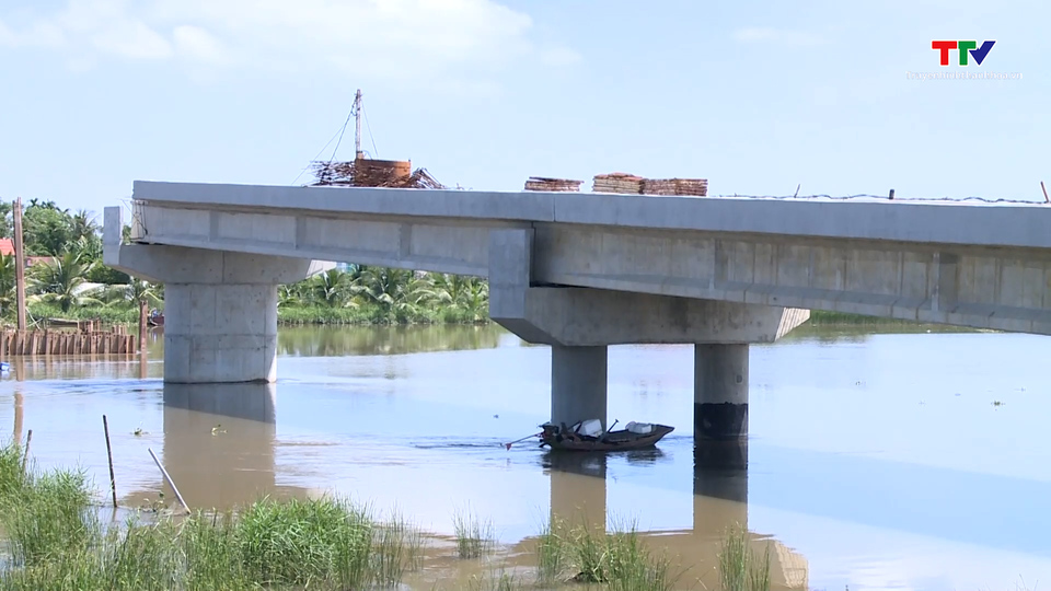 Nông Cống: Nhiều công trình xây dựng hạ tầng bị ảnh hưởng tiến độ do mưa  kéo dài- Ảnh 1.