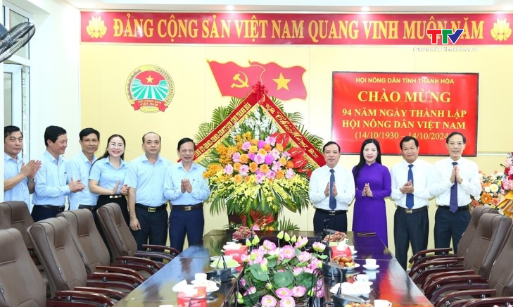 Phó Bí thư Thường trực Tỉnh ủy Lại Thế Nguyên chúc mừng ngày thành lập Hội Nông dân Việt Nam- Ảnh 1.