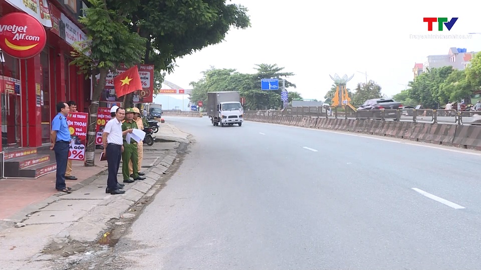 Kiểm tra, rà soát, xử lý điểm đen, điểm tiềm ẩn tai nạn giao thông trên tuyến Quốc lộ 1A qua huyện Hà Trung
- Ảnh 4.