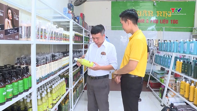 Hậu Lộc chấn chỉnh kinh doanh mỹ phẩm trên địa bàn- Ảnh 1.