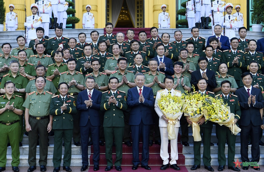 Tổng Bí thư, Chủ tịch nước trao quyết định thăng quân hàm Đại tướng, Thượng tướng đối với các sĩ quan Quân đội và Công an- Ảnh 10.