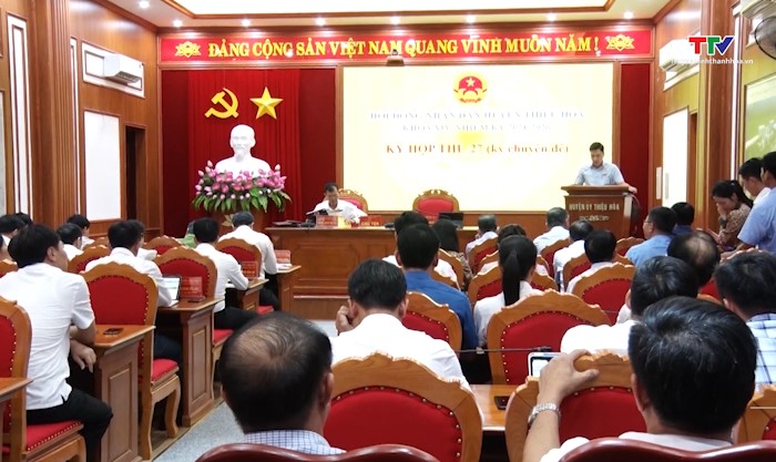 Hội đồng Nhân dân huyện Thiệu Hóa khóa XIV, nhiệm kỳ 2021-2026 thông qua 17 Nghị quyết quan trọng- Ảnh 1.