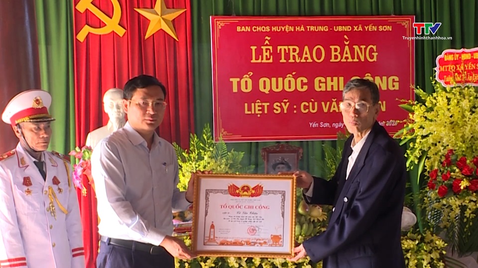 Trao bằng “Tổ quốc ghi công” cho liệt sĩ Cù Văn Thiện, xã Yến Sơn- Ảnh 1.