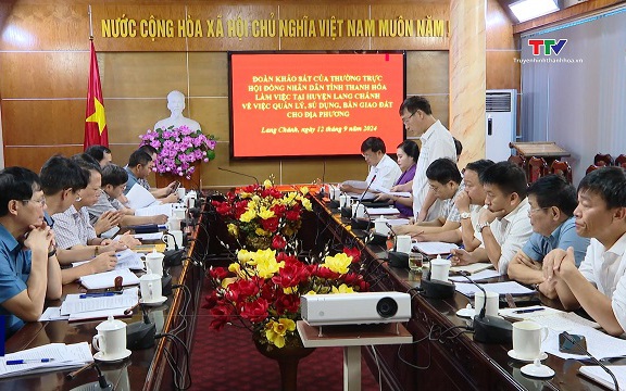 Thường trực Hội đồng nhân dân khảo sát việc quản lý, sử dụng, bàn giao đất nông, lâm trường