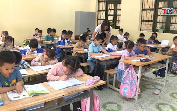 Đảm bảo tổ chức dạy đủ các môn học trong điều kiện thiếu giáo viên