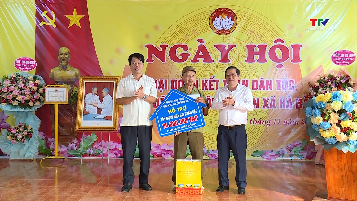 Trưởng Ban Tuyên giáo Tỉnh ủy dự Ngày hội Đại đoàn kết toàn dân tộc tại Hà Trung- Ảnh 3.