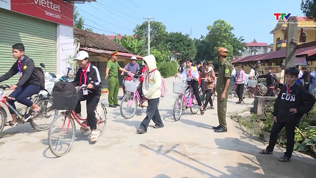 Vai trò của lực lượng công an chính quy trong việc bảo đảm an toàn giao thông tại cơ sở- Ảnh 1.