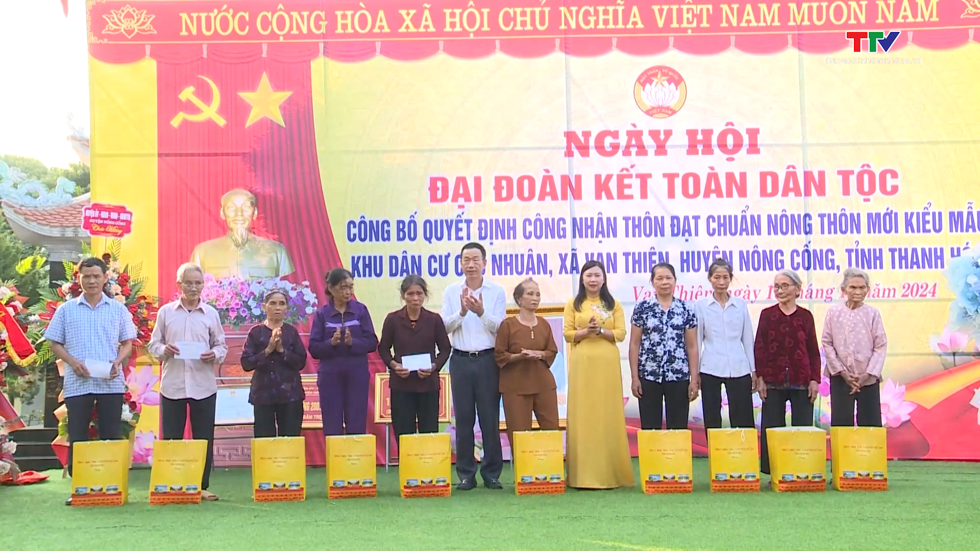 Chủ nhiệm Ủy ban Kiểm tra Tỉnh ủy Lê Quang Hùng dự Ngày hội Đoàn kết các dân tộc tại huyện Nông Cống- Ảnh 2.