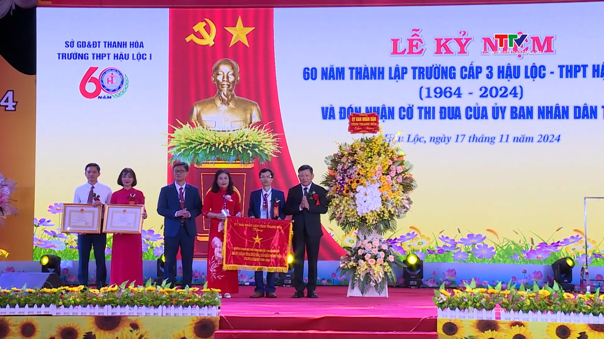 Kỷ niệm 60 năm thành lập Trường cấp III Hậu Lộc - THPT Hậu Lộc I- Ảnh 3. Kỷ niệm 60 năm thành lập Trường cấp III Hậu Lộc - THPT Hậu Lộc I- Ảnh 3.