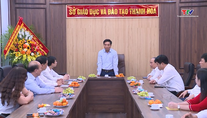 Bí thư Tỉnh ủy Nguyễn Doãn Anh chúc mừng ngày Nhà giáo Việt Nam- Ảnh 3.