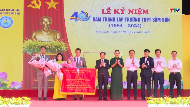 Trường THPT Sầm Sơn kỷ niệm 40 năm thành lập- Ảnh 1.