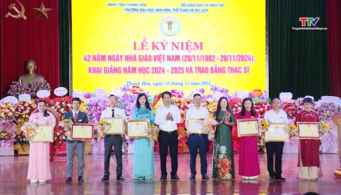 Trường Đại học Văn hóa, Thể thao và Du lịch Thanh Hóa khai giảng năm học mới- Ảnh 2.