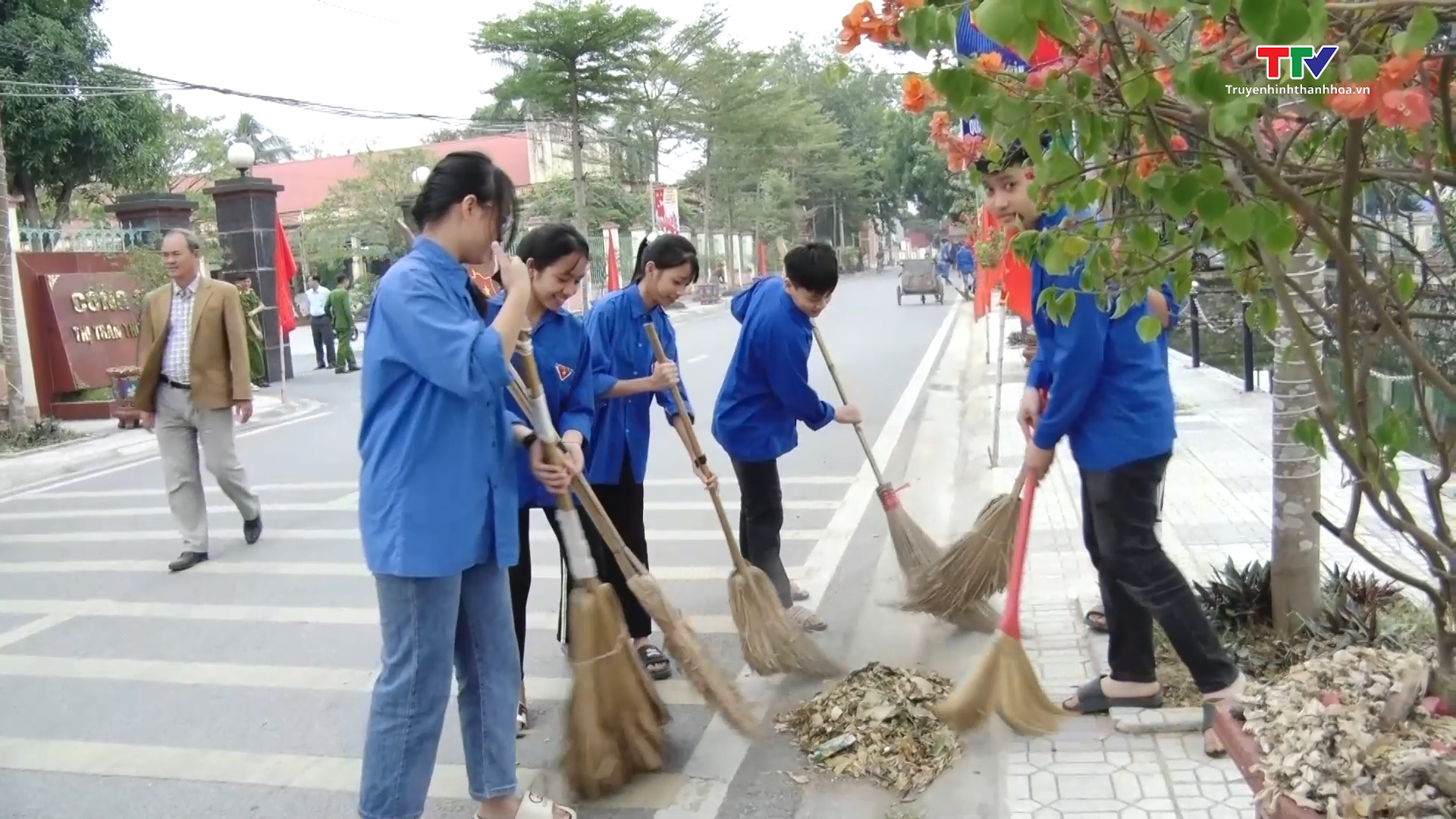 Thiệu Hóa: 60 ngày đêm chỉnh trang cảnh quan xây dựng huyện NTM nâng cao- Ảnh 1.