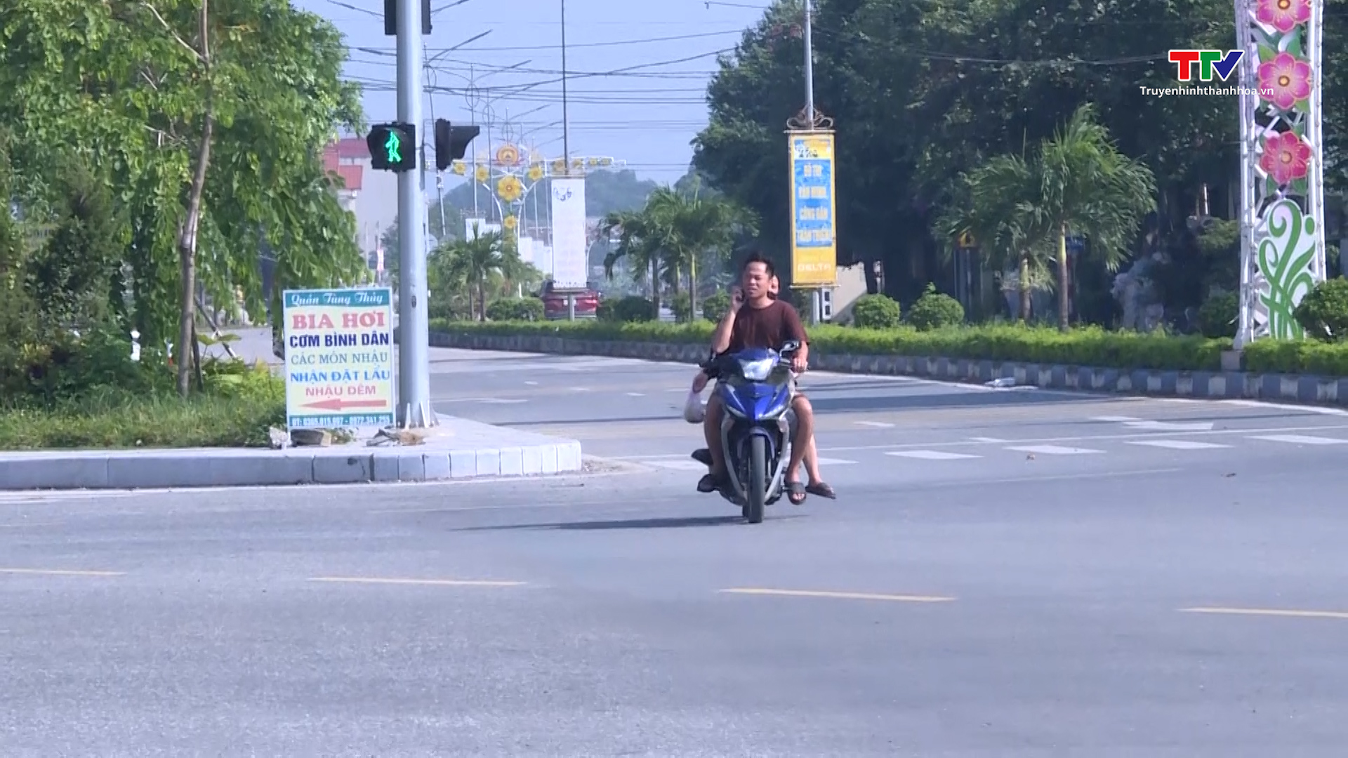 Công an huyện Hoằng Hoá tăng cường xử lý vi phạm giao thông khu vực nông thôn- Ảnh 4.