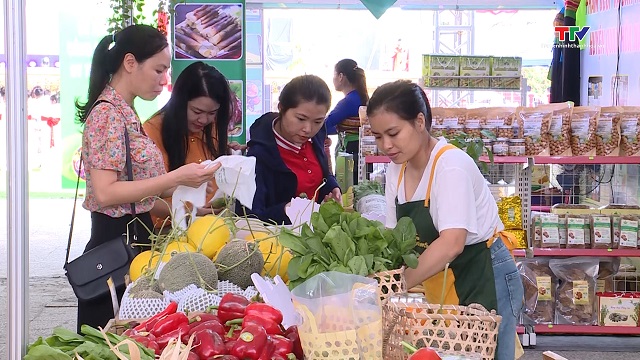 Đẩy mạnh tiêu thụ nông sản, thực phẩm dịp cuối năm- Ảnh 1.