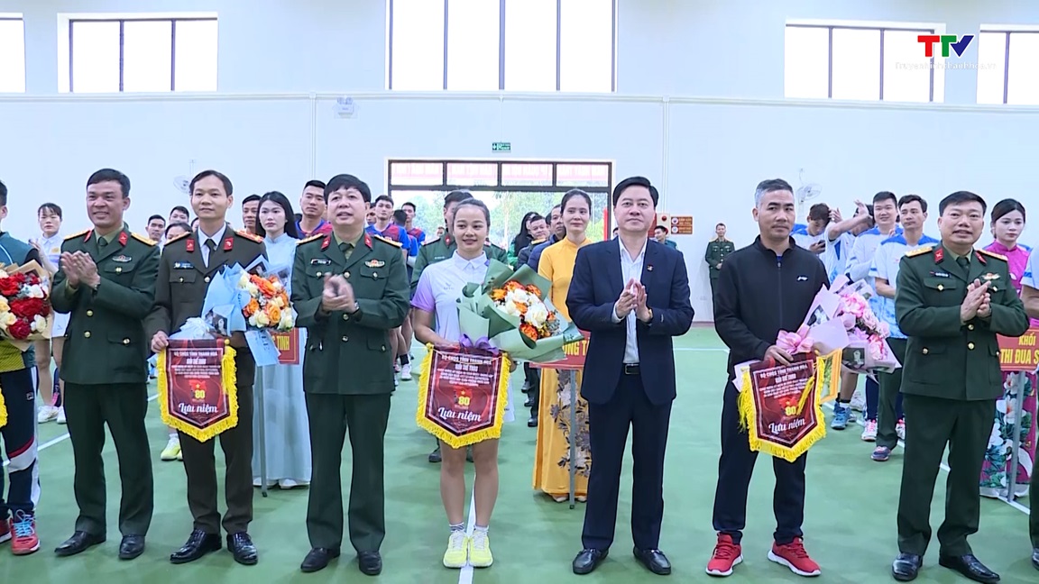 Giải thi đấu pickleball, bóng chuyền và bóng bàn chào mừng ngày thành lập Quân đội Nhân dân Việt Nam- Ảnh 1.