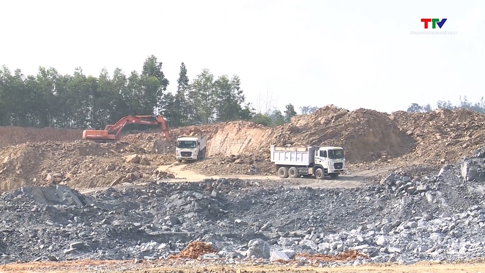 Nhiều dự án đầu tư trực tiếp trọng điểm bị chậm tiến độ- Ảnh 5. Nhiều dự án đầu tư trực tiếp trọng điểm bị chậm tiến độ- Ảnh 5.