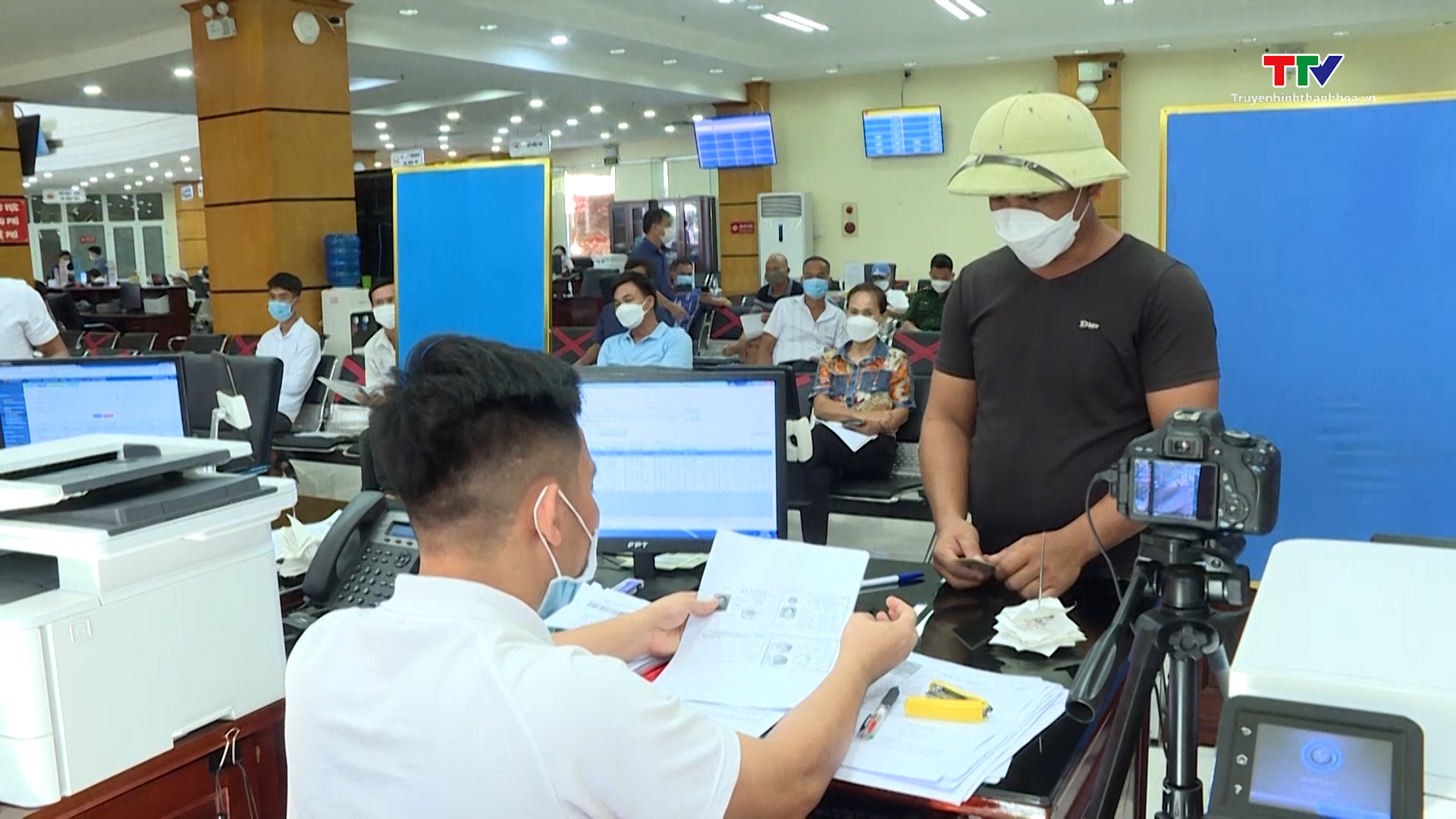Nhiều quy định mới về Giấy phép lái xe từ năm 2025 - Ảnh 1. Nhiều quy định mới về Giấy phép lái xe từ năm 2025 - Ảnh 1.