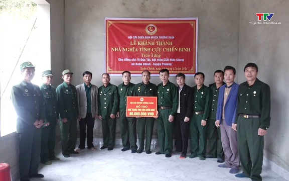 Hội Cựu chiến binh huyện Thường Xu&acirc;n trao nh&agrave; nghĩa t&igrave;nh Cựu chiến binh