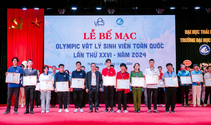 Phenikaa giành giải Nhì tại cuộc thi Olympic Vật lý toàn quốc 2024- Ảnh 2.