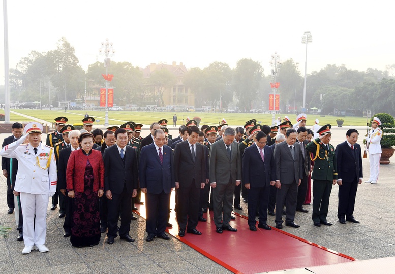 Lãnh đạo Đảng và Nhà nước viếng Chủ tịch Hồ Chí Minh nhân kỷ niệm 80 năm Quân đội Nhân dân Việt Nam- Ảnh 2.