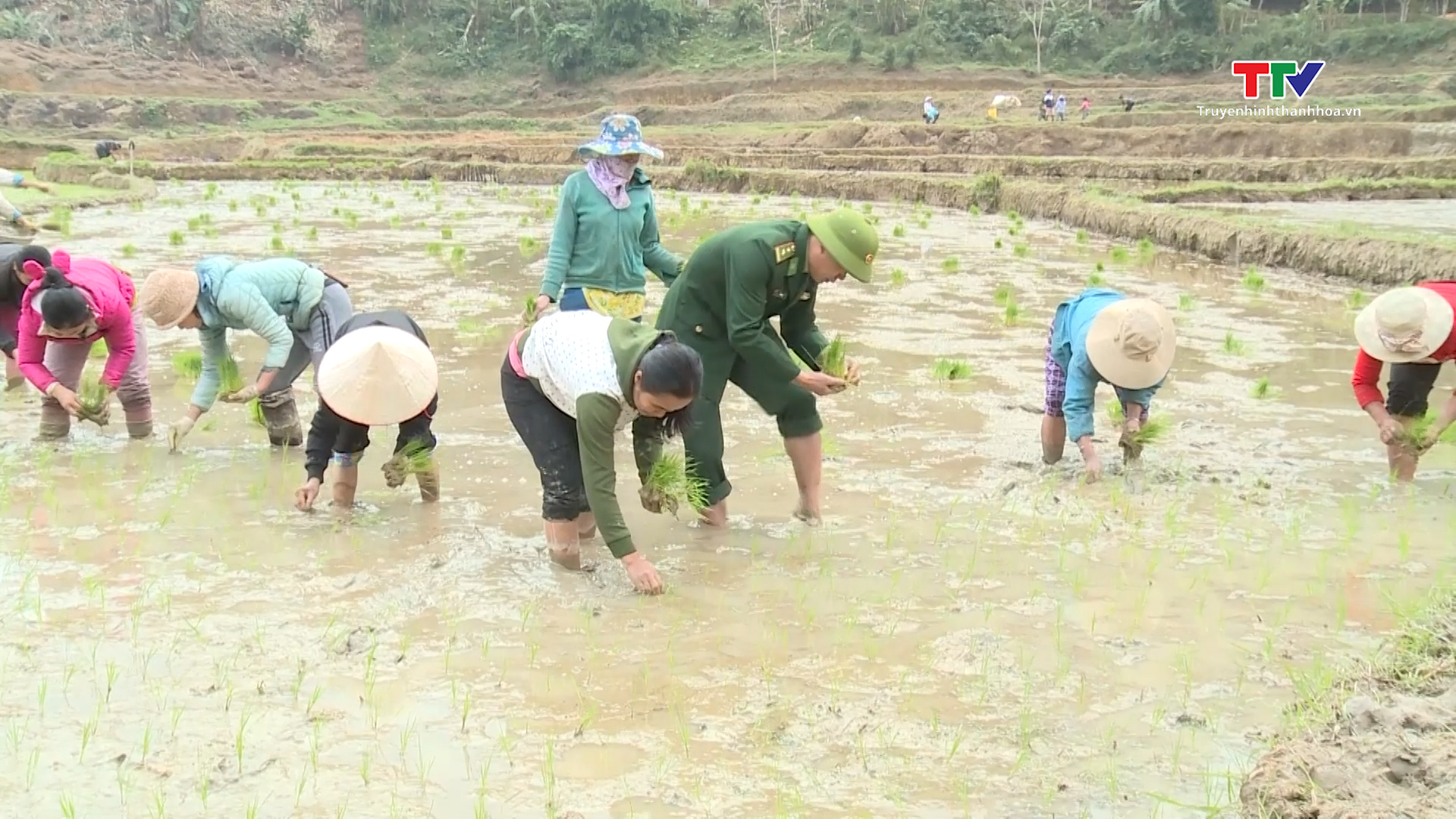 Điểm tựa vững vàng nơi biên cương- Ảnh 7.