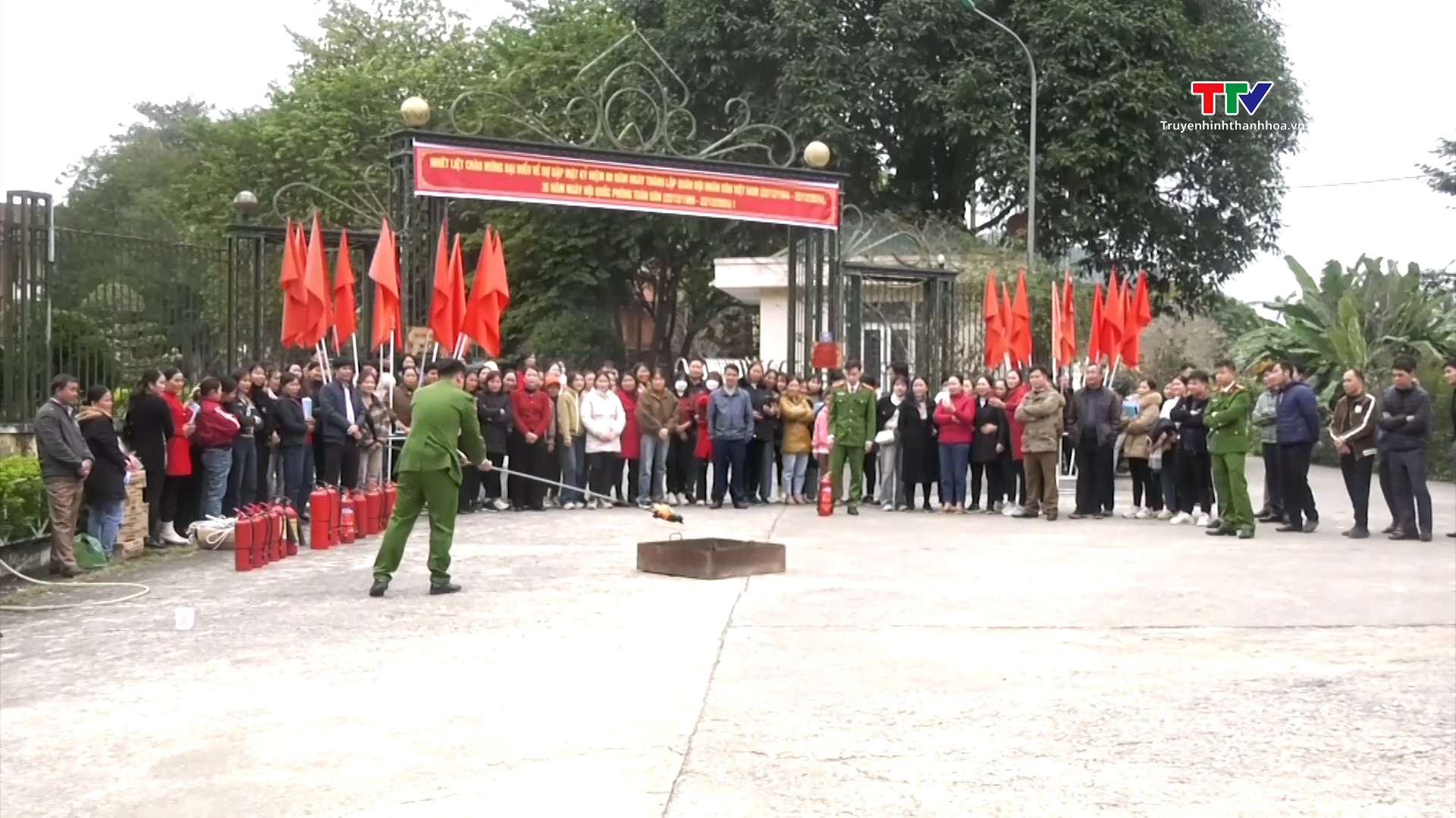 Lang Chánh: Tập huấn nghiệp vụ cho lực lượng phòng cháy chữa cháy ở các trường học- Ảnh 1.