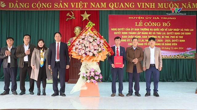 Hà Trung công bố Nghị quyết về sáp nhập xã Thái Lai- Ảnh 1.