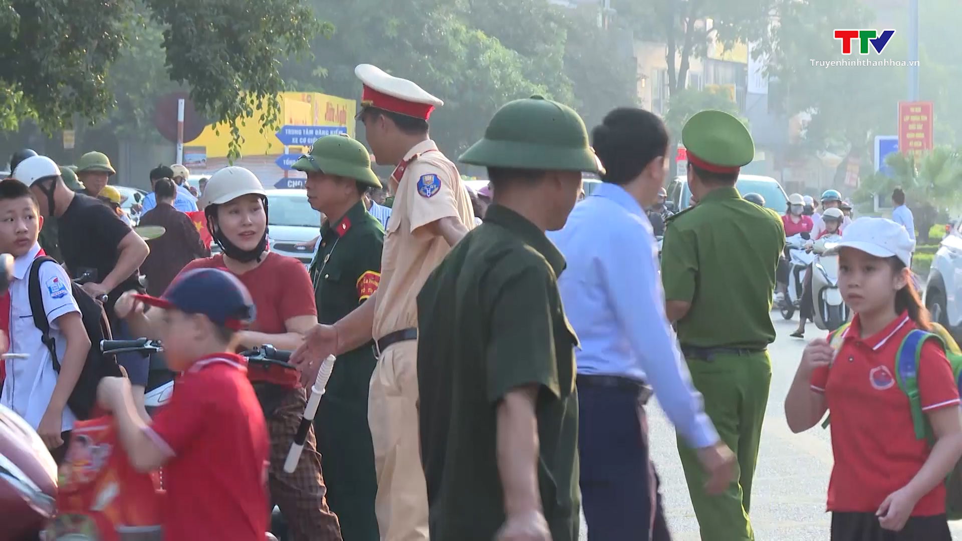 Tình trạng ùn tắc giao thông tại thành phố Thanh Hoá- Ảnh 3. Tình trạng ùn tắc giao thông tại thành phố Thanh Hoá- Ảnh 3.