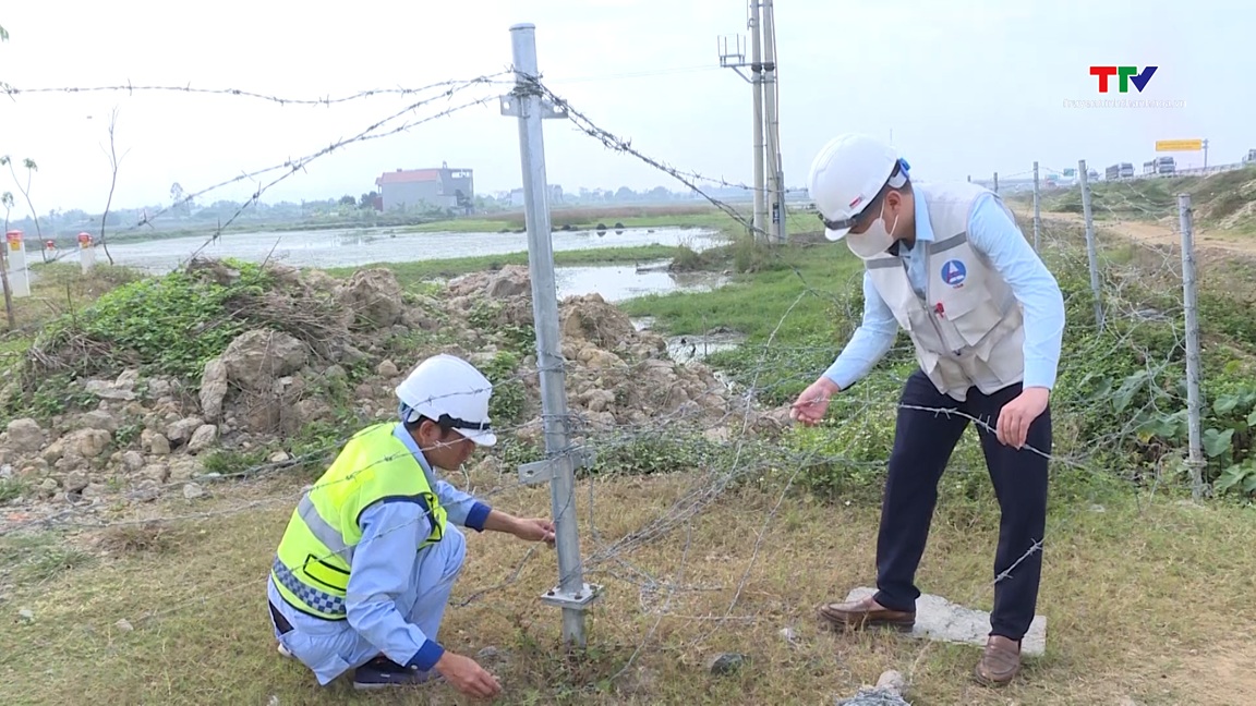 Cần ngăn chặn tình trạng người dân tự ý tháo mở rào bảo vệ trên cao tốc- Ảnh 3.