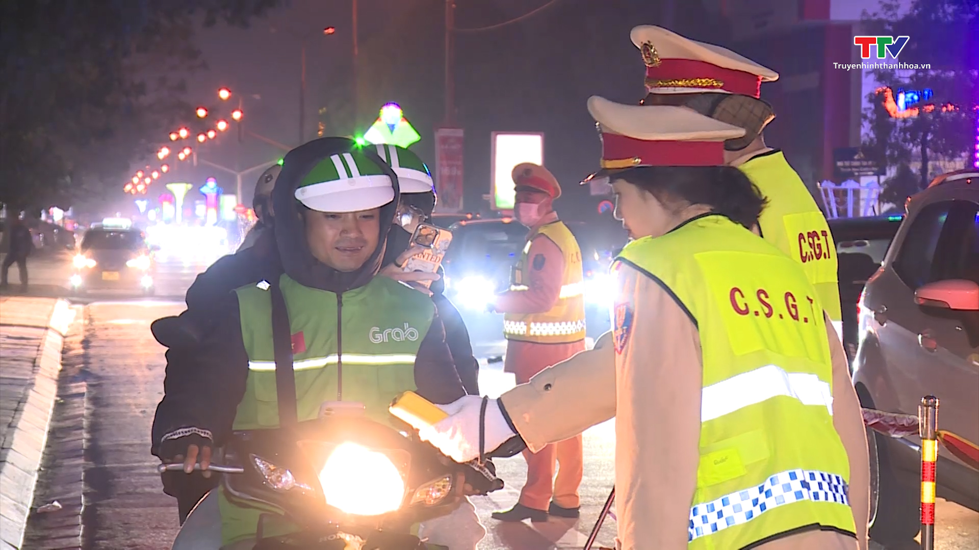 Thành phố Thanh Hóa tăng cường đảm bảo an ninh trật tự, an toàn giao thông, phòng cháy chữa cháy dịp Tết Nguyên đán- Ảnh 2.