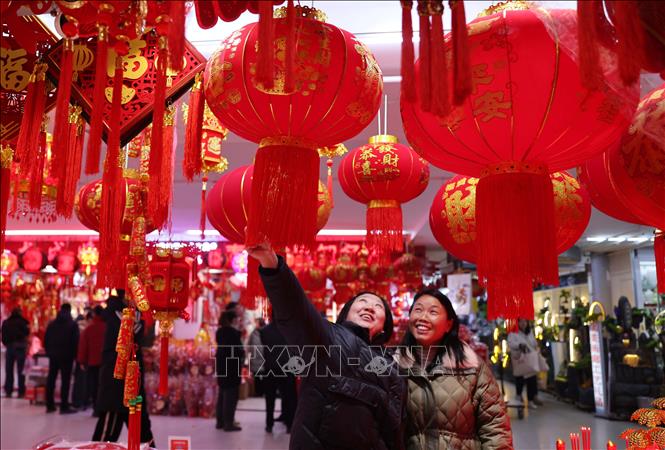 Trung Quốc: Người dân tưng bừng đón Tết Nguyên đán với chương trình Gala thường niên- Ảnh 1.