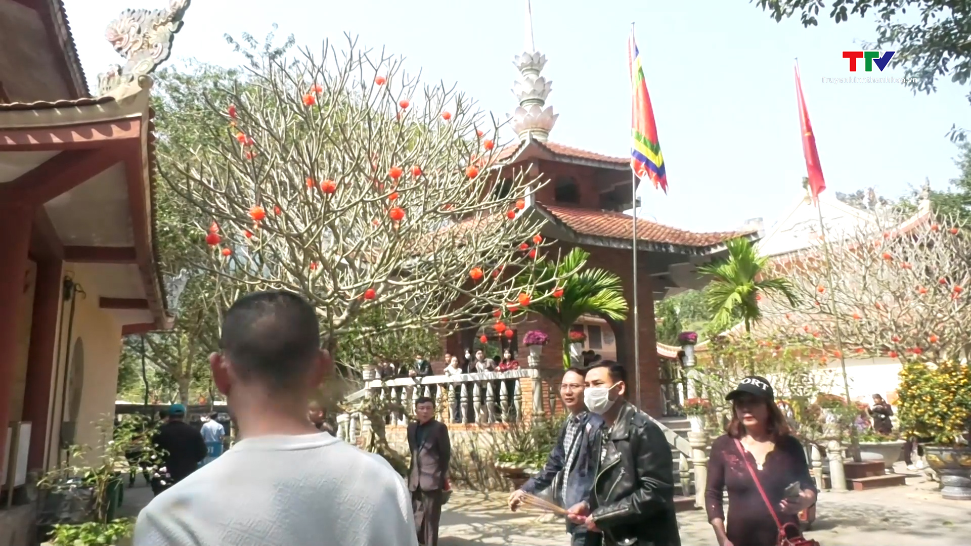 Khu di tích lịch sử văn hóa Cửa Đặt, huyện Thường Xuân thu hút khách đầu năm- Ảnh 1.