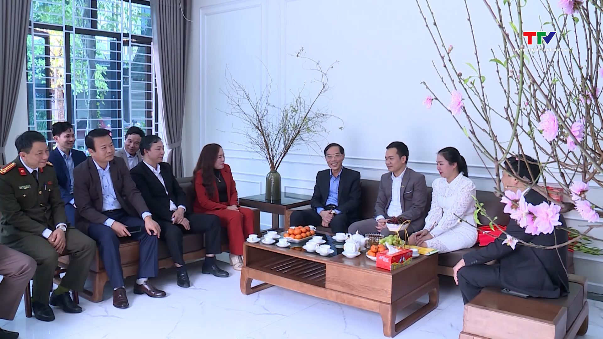 Phó Chủ tịch UBND tỉnh Đầu Thanh Tùng thăm, chúc tết các trí thức tiêu biểu
- Ảnh 5.