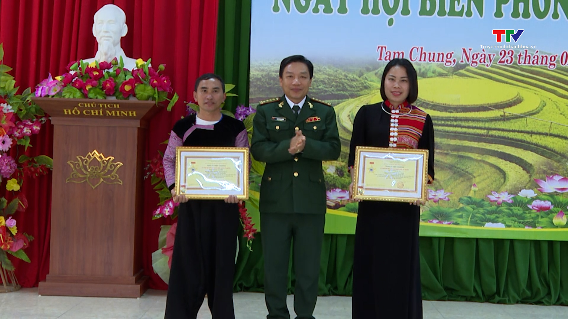 Xã Tam Chung, huyện Mường Lát tổ chức "Ngày hội Biên phòng toàn dân"- Ảnh 1.