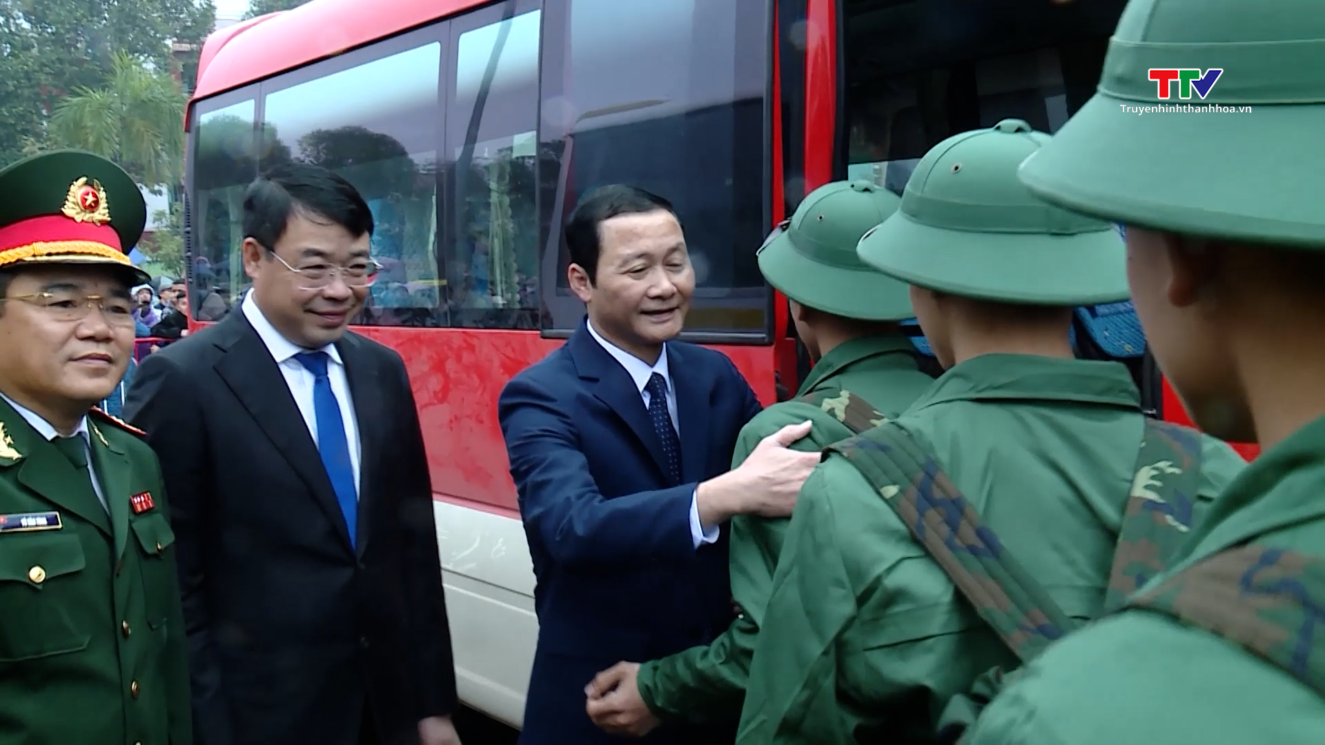 Chủ tịch UBND tỉnh dự lễ giao nhận quân tại thành phố Thanh Hoá- Ảnh 5.