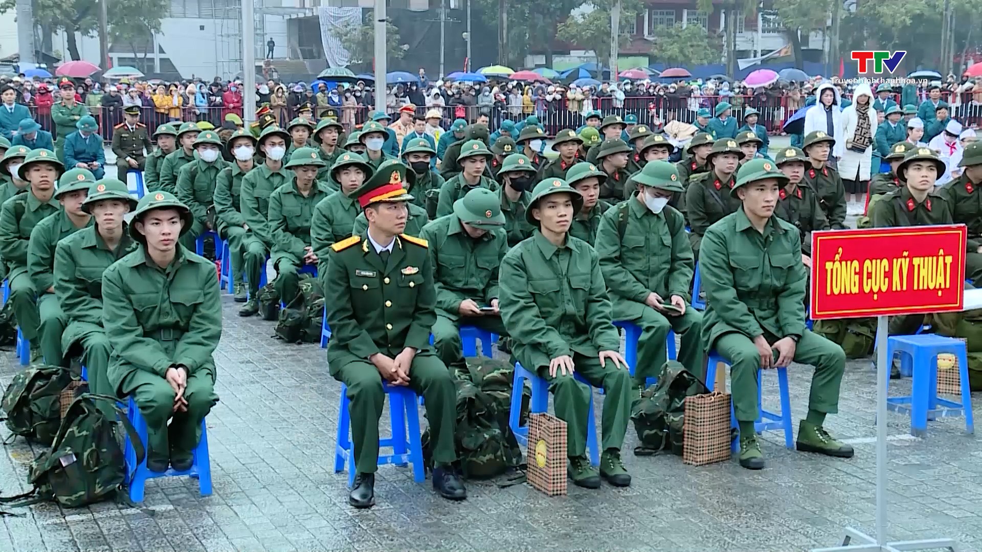 Chủ tịch UBND tỉnh dự lễ giao nhận quân tại thành phố Thanh Hoá- Ảnh 2.