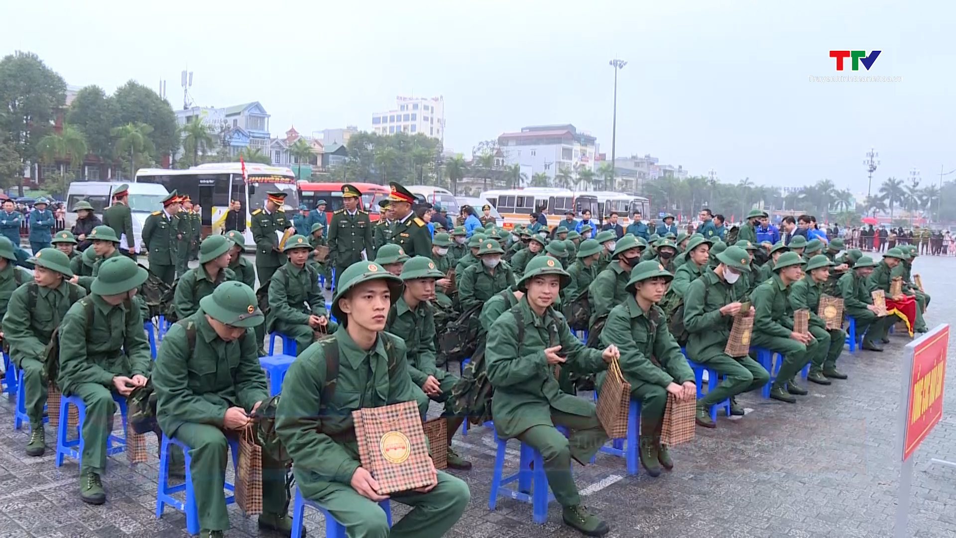 Thành phố Thanh Hóa gặp mặt thanh niên lên đường nhập ngũ- Ảnh 1.