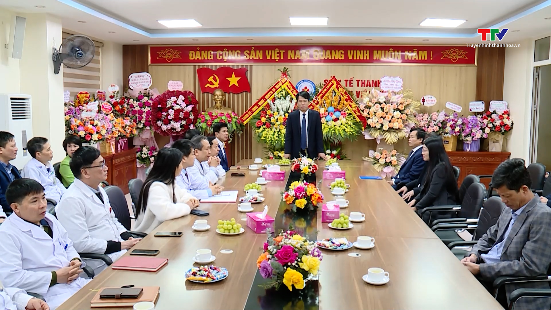 Trưởng Ban Tuyên giáo Tỉnh ủy Thanh Hóa chúc mừng các cơ sở y tế nhân ngày Thầy thuốc Việt Nam- Ảnh 2.