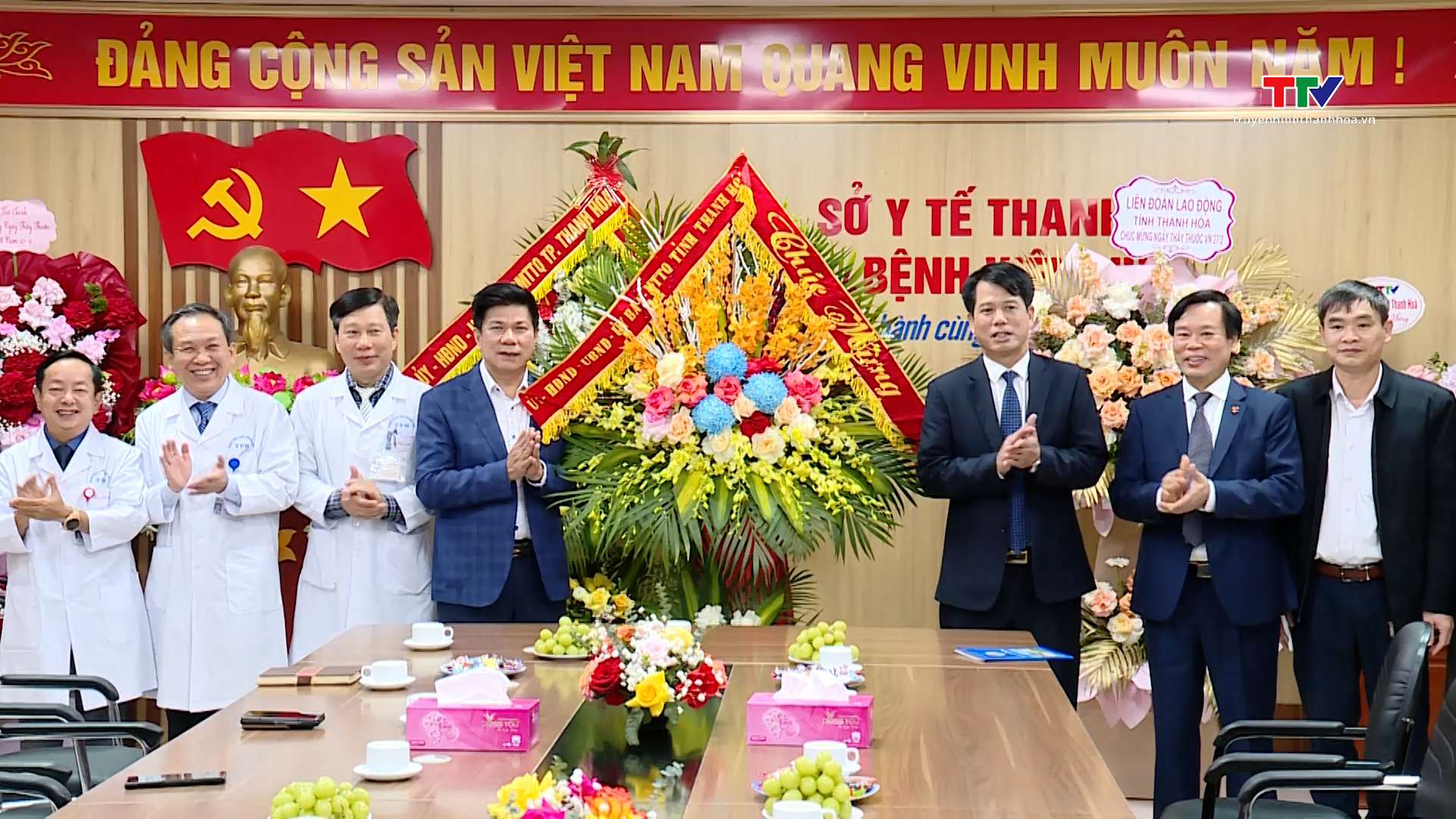 Trưởng Ban Tuyên giáo Tỉnh ủy Thanh Hóa chúc mừng các cơ sở y tế nhân ngày Thầy thuốc Việt Nam- Ảnh 3.